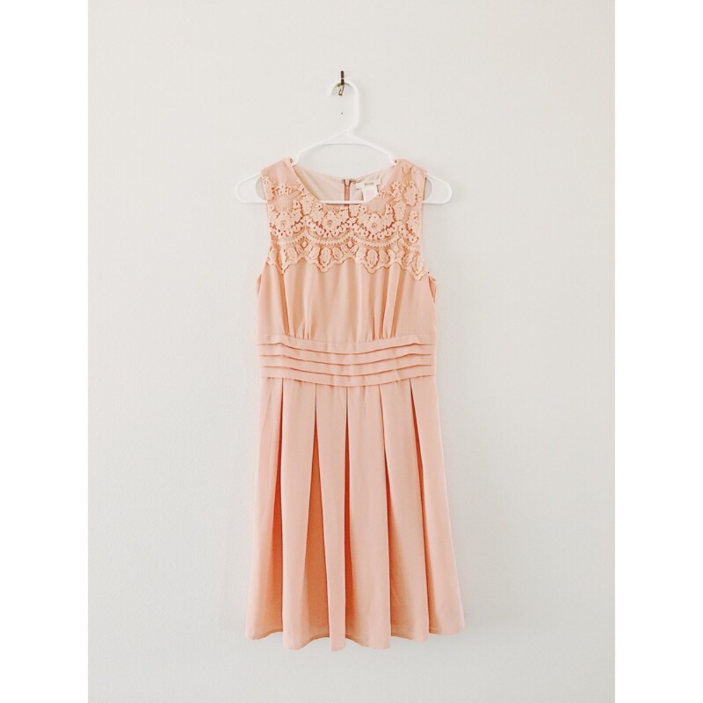 Vintage Inspired Chiffon Mini A-Line Dress w/ Lace